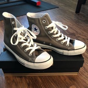 Unisex Converse High top in gray
